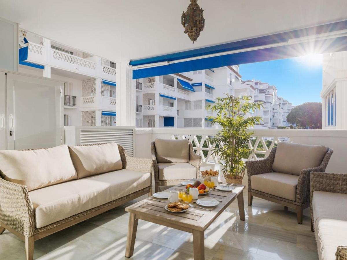 Apartment 3 En Playas Del Duque Ref C 111
