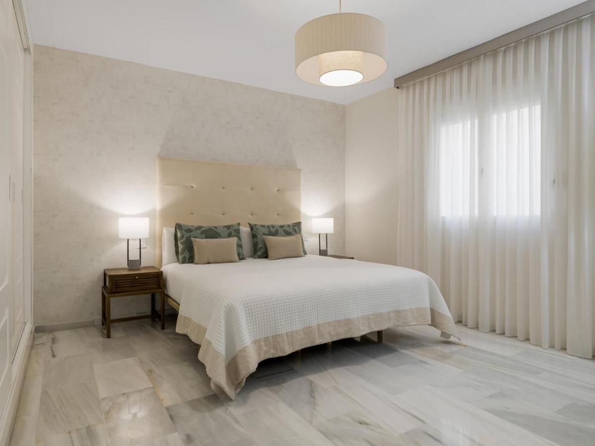 3 En Playas Del Duque Ref C 111 Apartment *