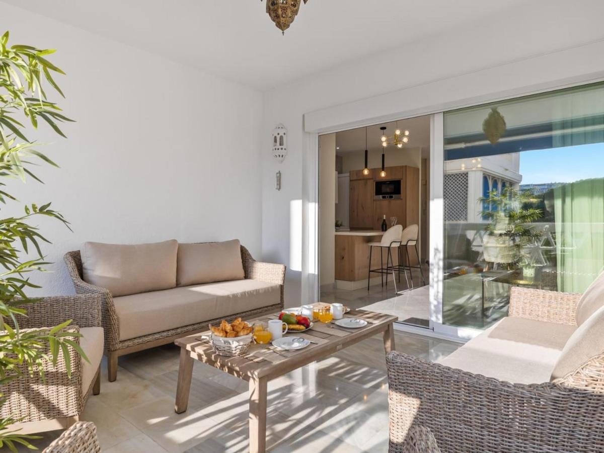 3 En Playas Del Duque Ref C 111 Apartment