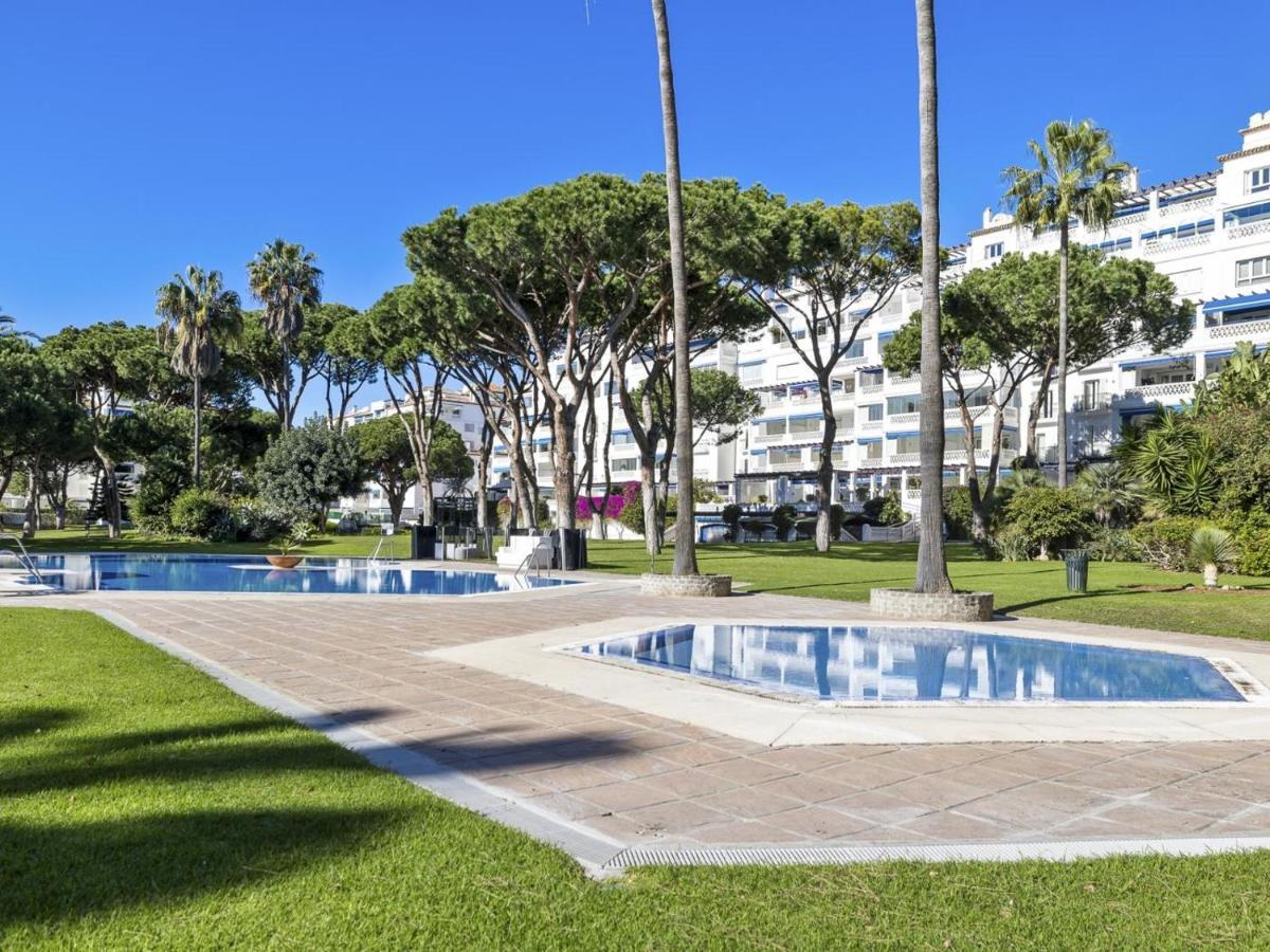3 En Playas Del Duque Ref C 111 Apartment Marbella