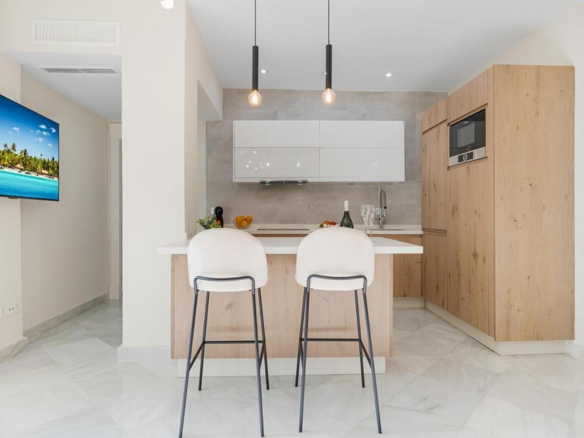 Apartment 3 En Playas Del Duque Ref C 111