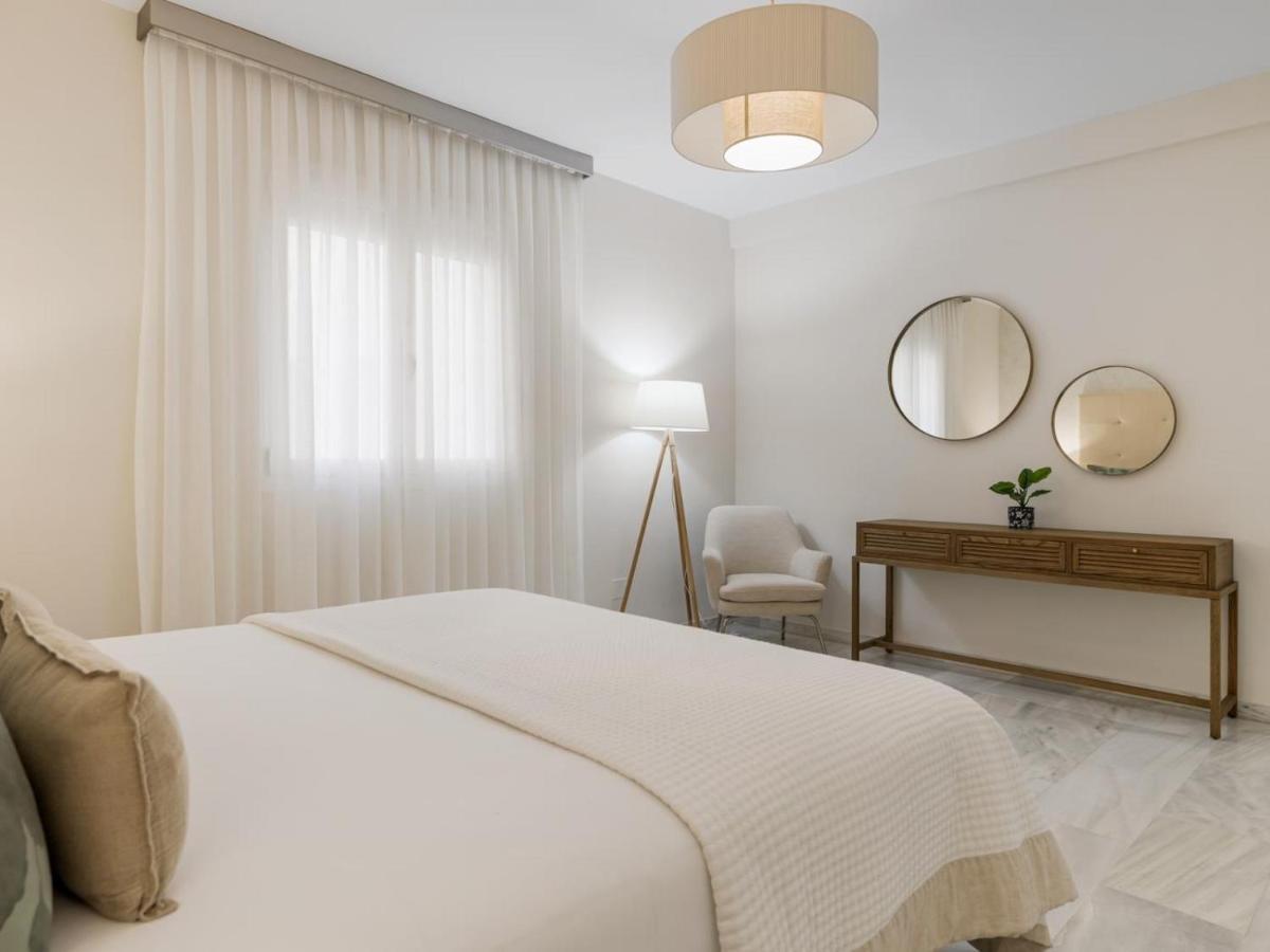 Apartment 3 En Playas Del Duque Ref C 111 *